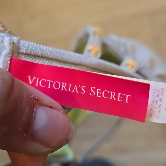 Victoria's Secret Elegant Shimmery Silver Gray Bead Accented Bikini Top - Picture 9 of 11